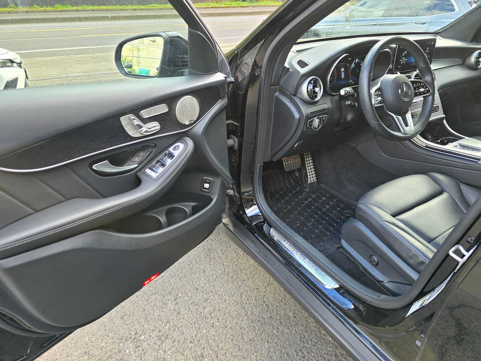 2021 Mercedes-Benz GLC 300 GLC 300