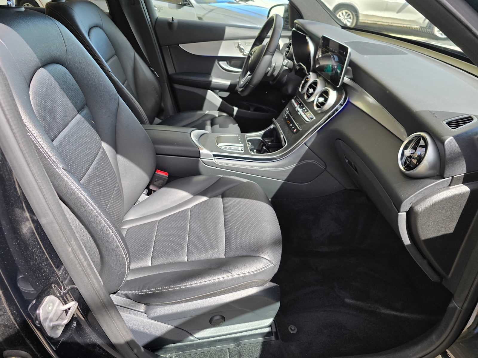 2021 Mercedes-Benz GLC 300 GLC 300