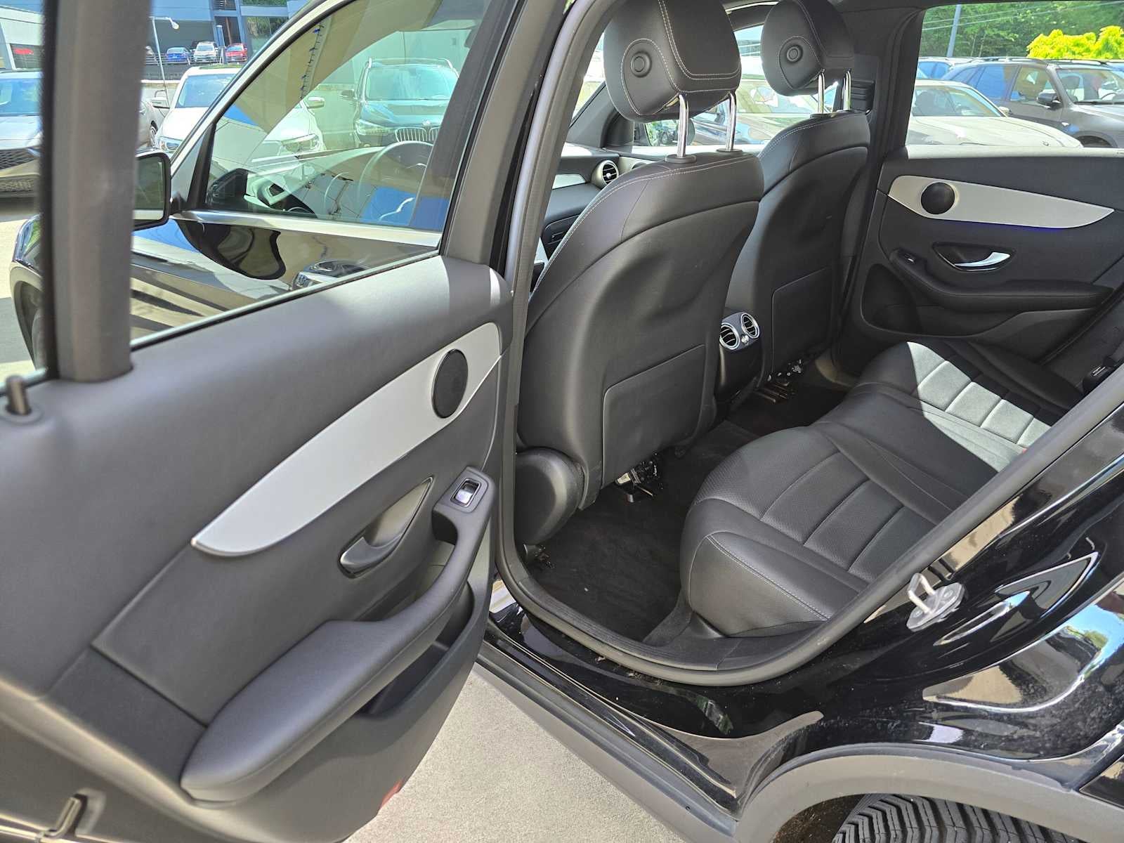 2021 Mercedes-Benz GLC 300 GLC 300