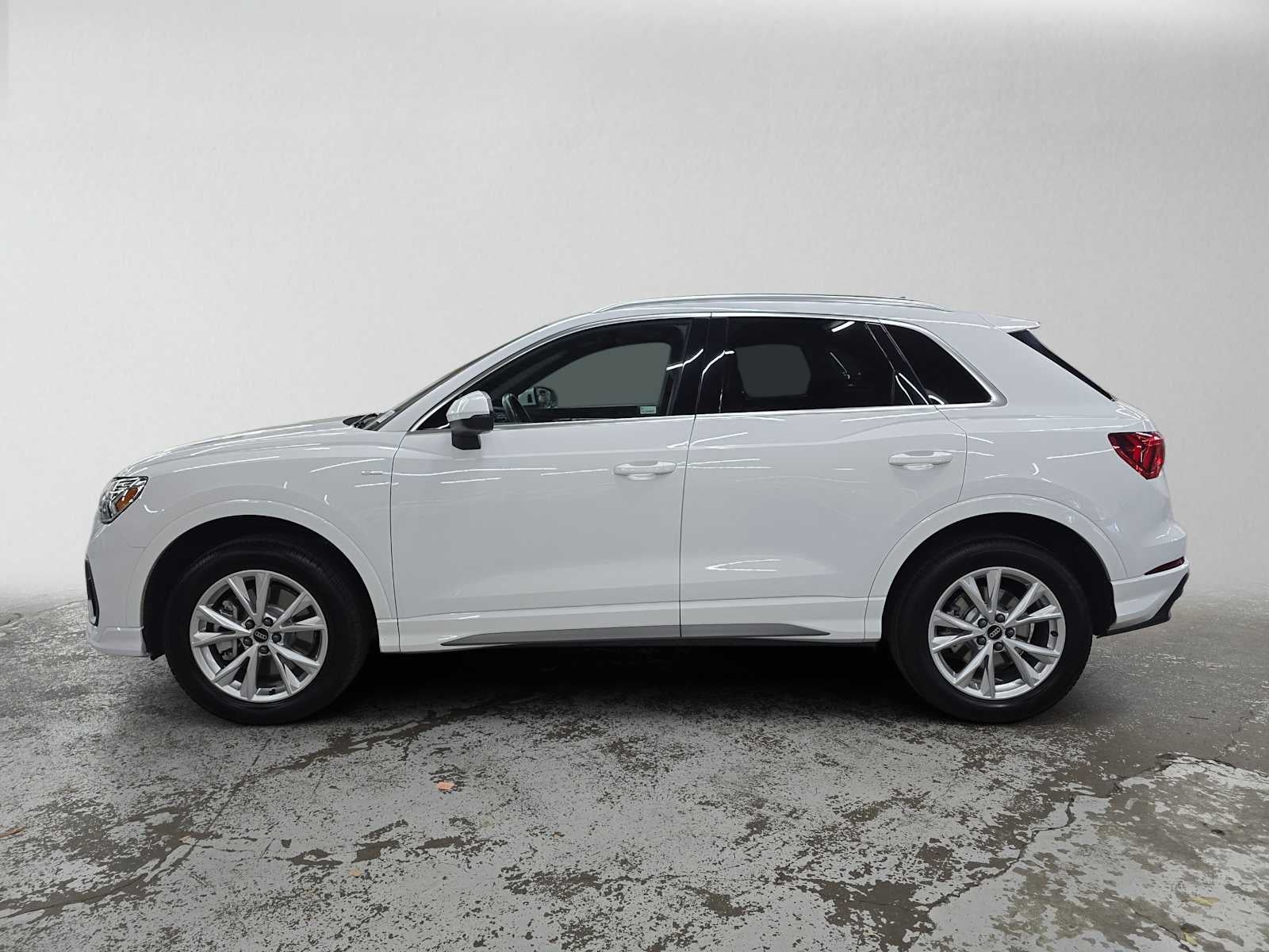 2025 Audi Q3 S line Premium