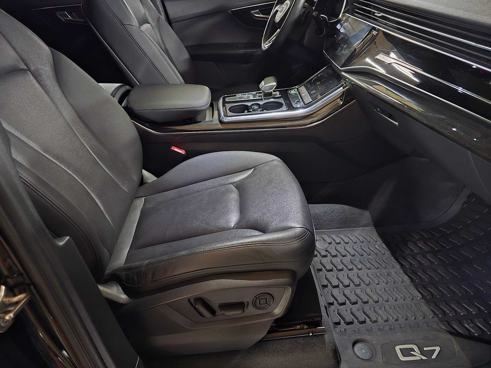 2021 Audi Q7 Premium Plus