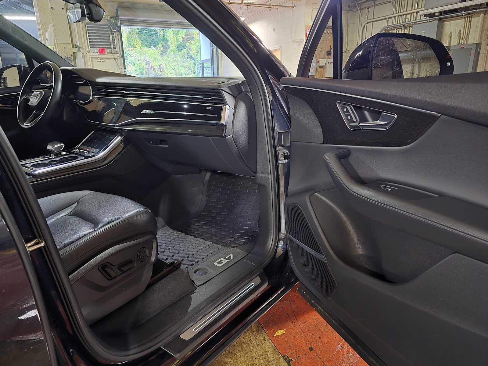 2021 Audi Q7 Premium Plus