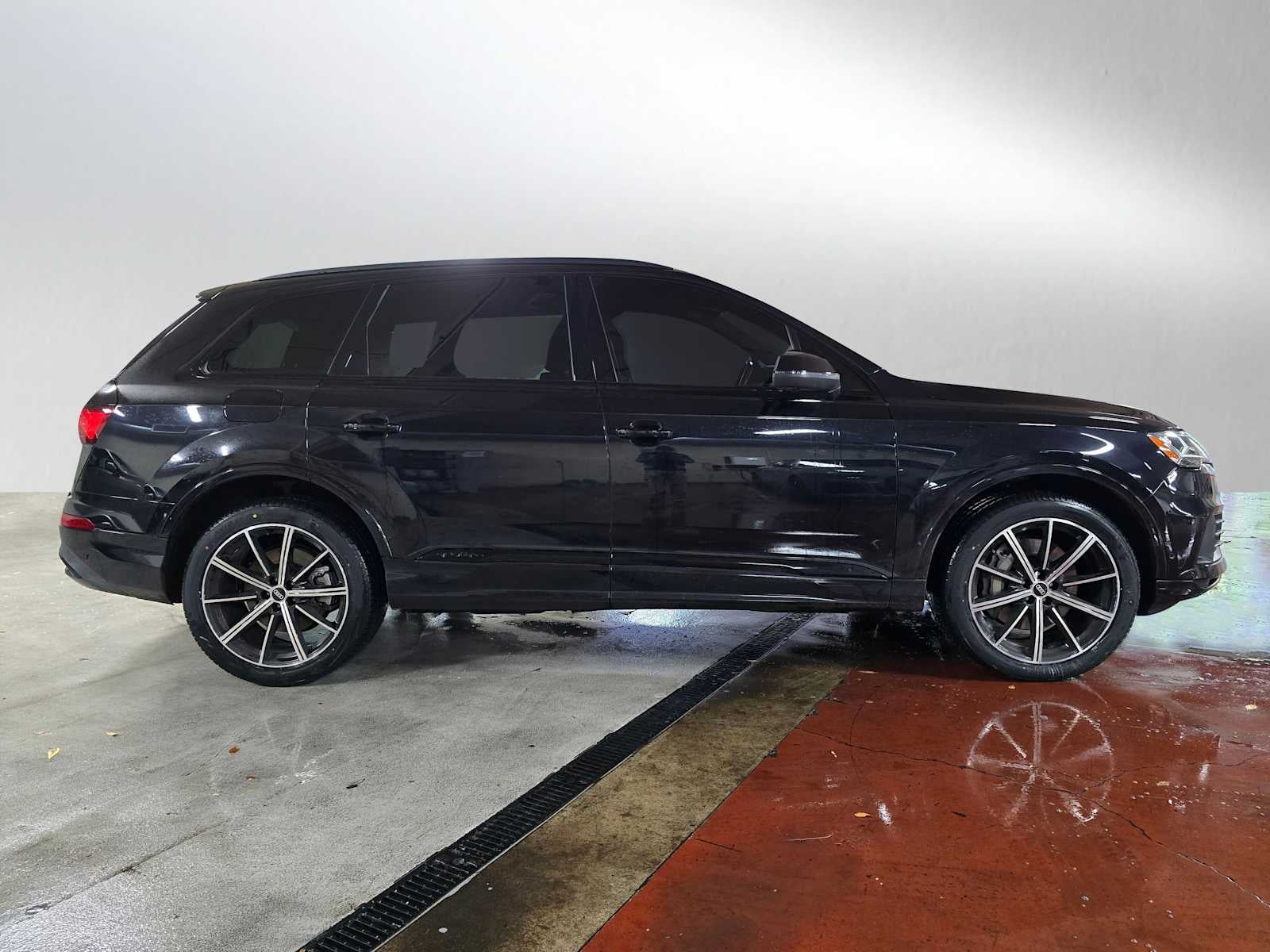 2021 Audi Q7 Premium Plus