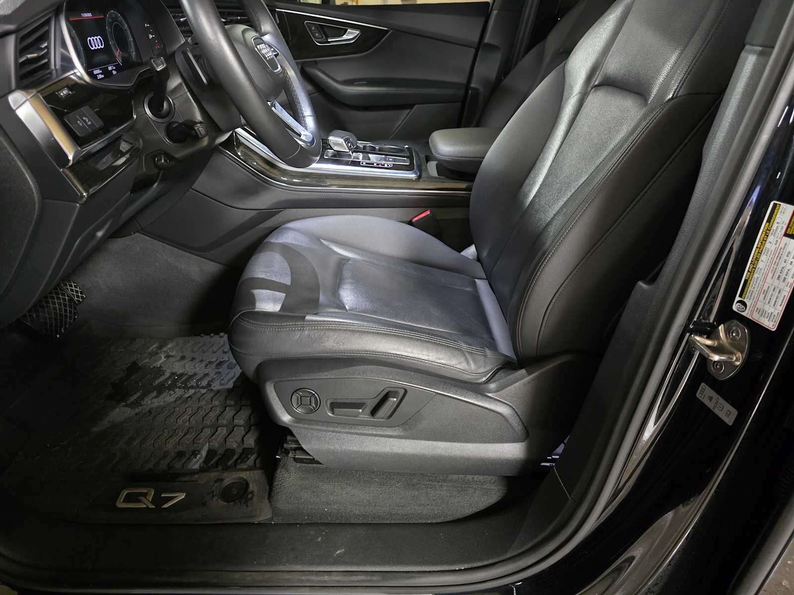 2021 Audi Q7 Premium Plus