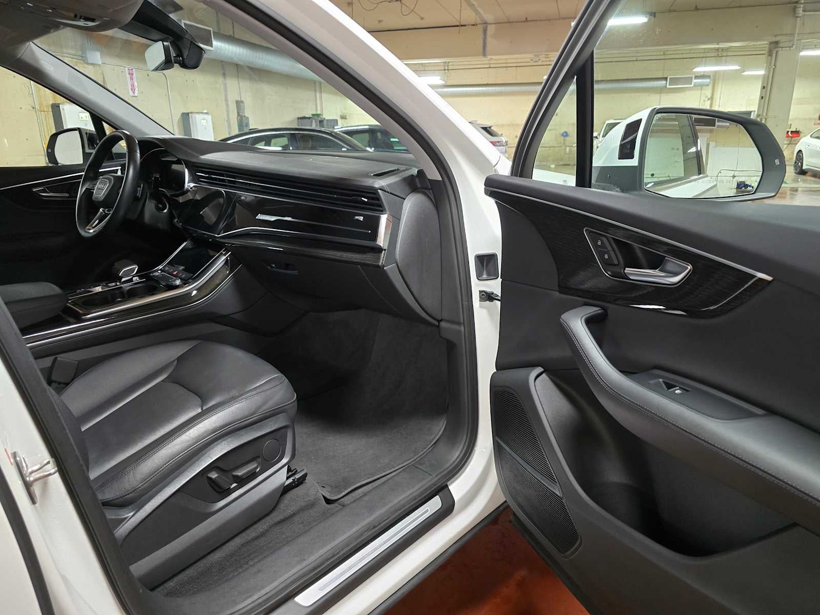 2023 Audi Q7 Premium Plus