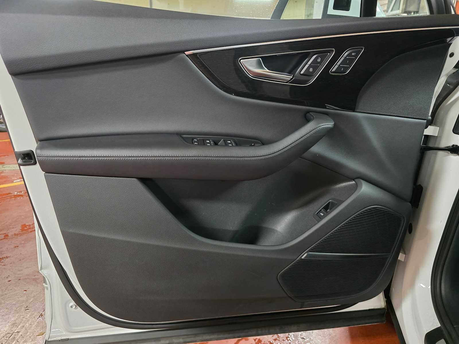 2023 Audi Q7 Premium Plus