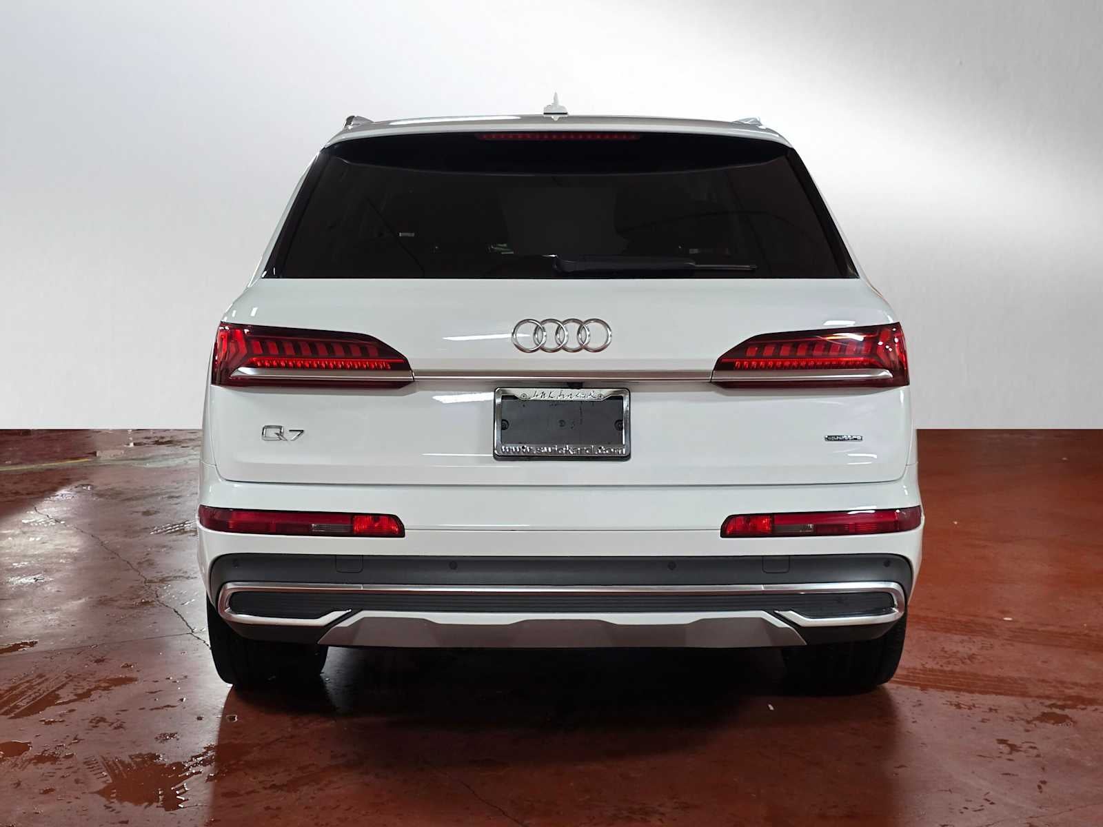 2023 Audi Q7 Premium Plus