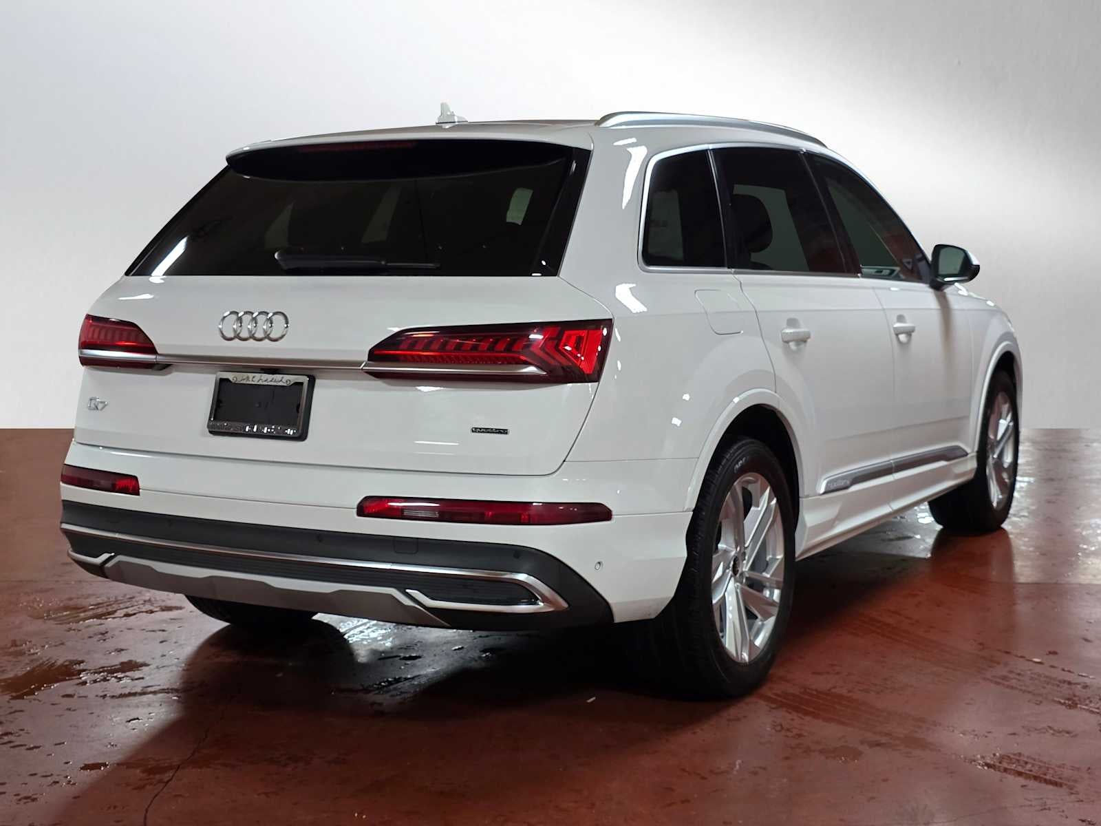 2023 Audi Q7 Premium Plus