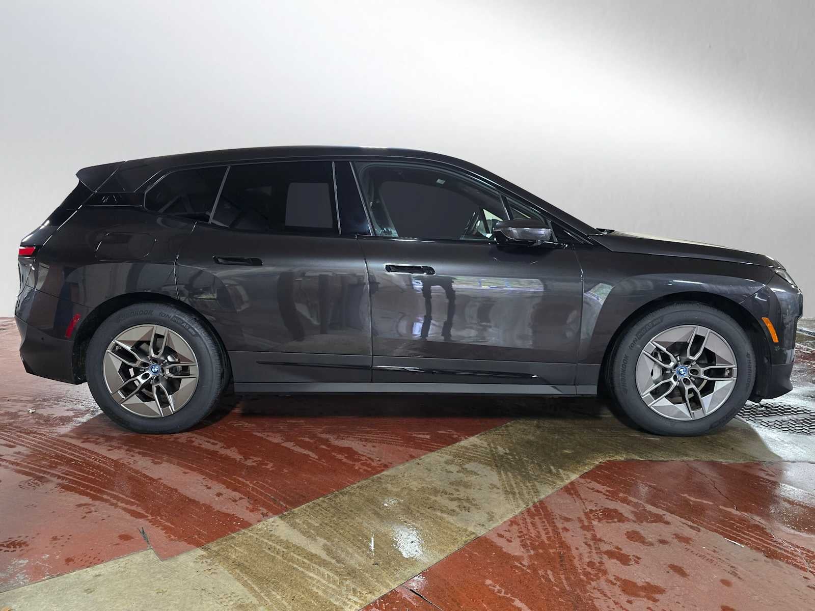 Used 2022 BMW iX Base with VIN WB523CF05NCK66186 for sale in Portland, OR