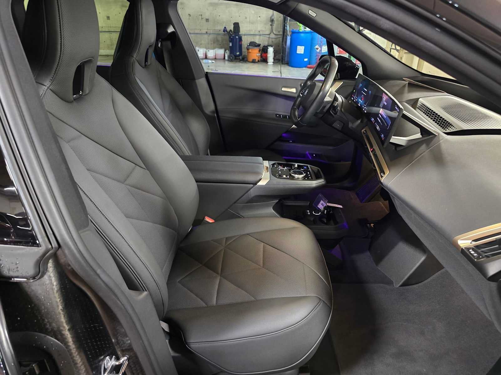 2025 BMW iX xDrive50