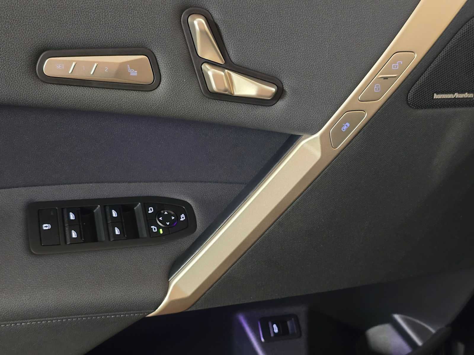 2025 BMW iX xDrive50