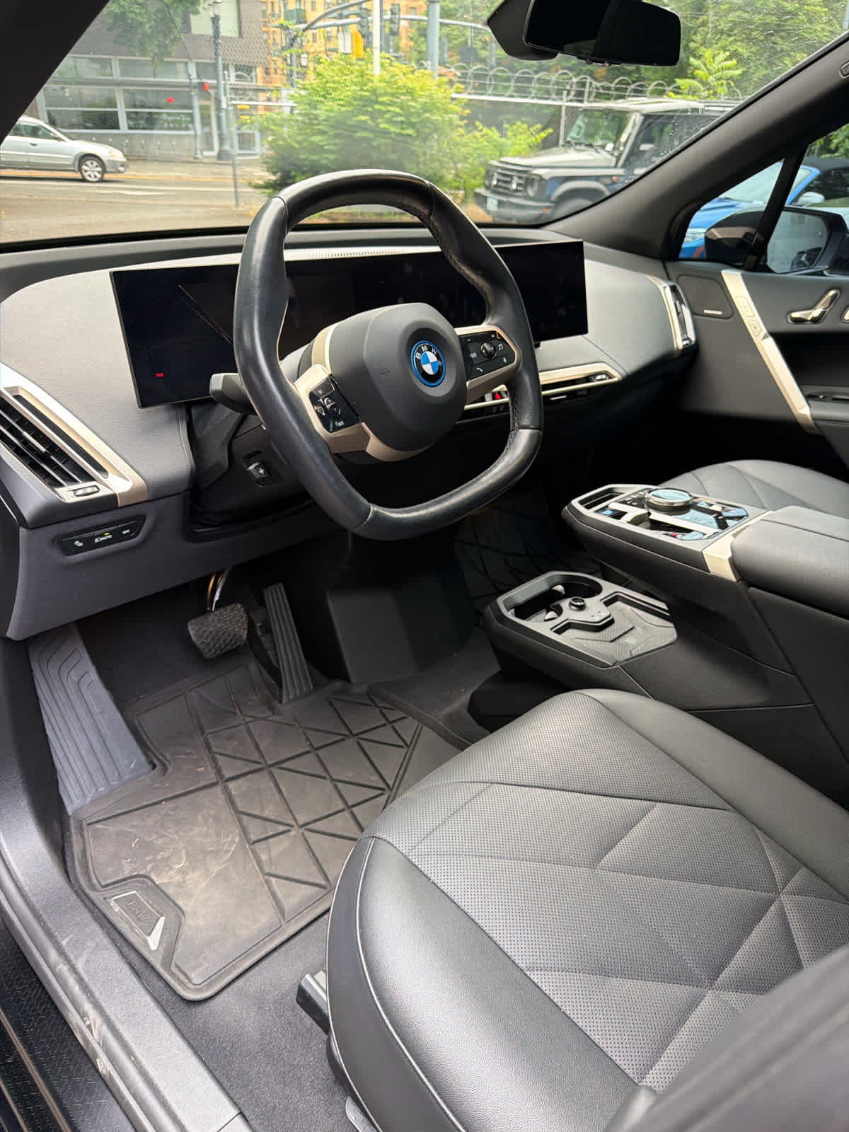 2025 BMW iX xDrive50