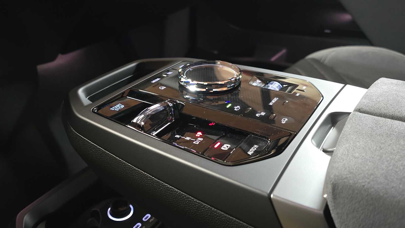 2026 BMW iX xDrive45