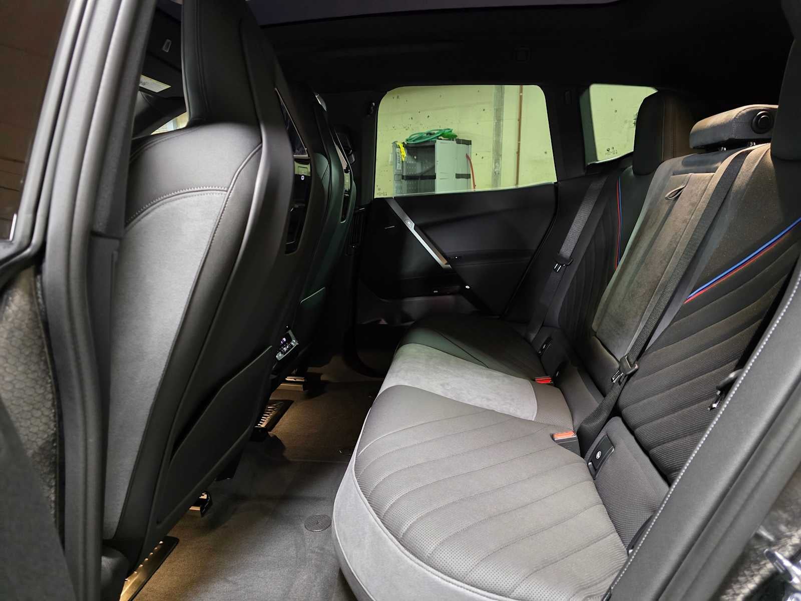 2026 BMW iX xDrive60