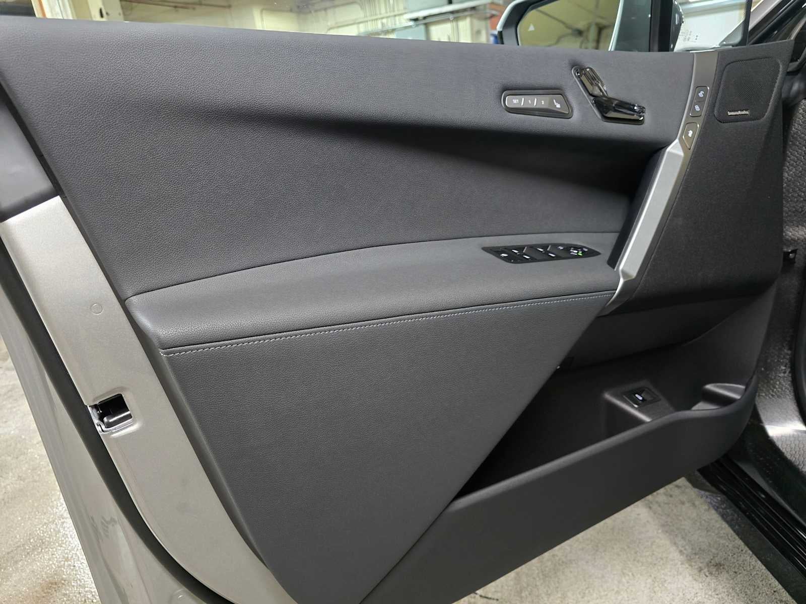 2026 BMW iX xDrive60