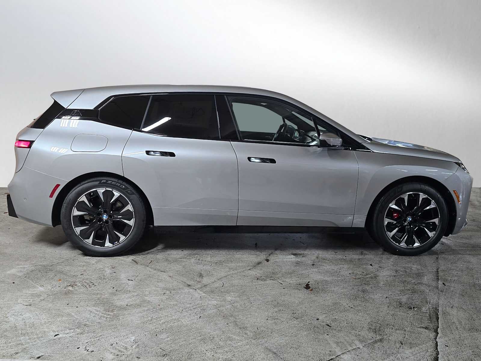 2026 BMW iX xDrive60