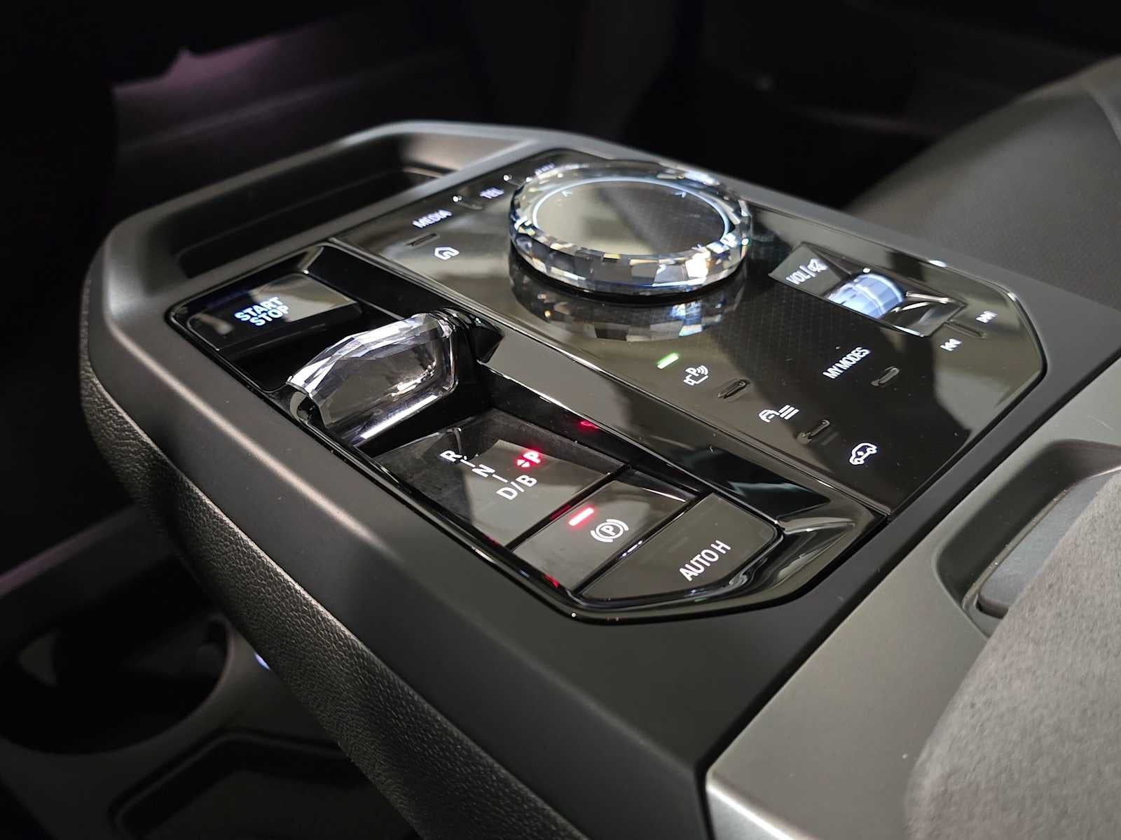 2026 BMW iX xDrive60