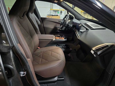 2026 BMW iX xDrive60