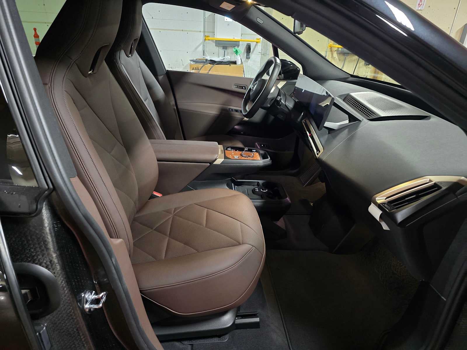 2026 BMW iX xDrive60
