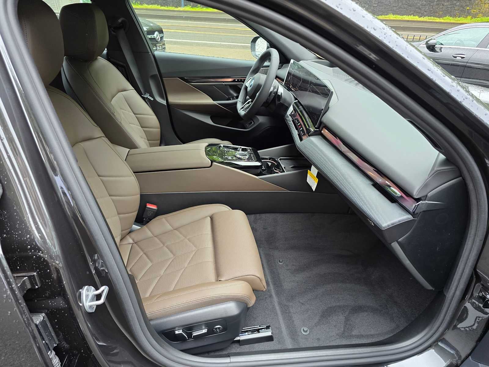 2026 BMW 550e xDrive 550e xDrive