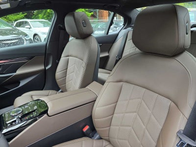 2026 BMW 550e xDrive 550e xDrive