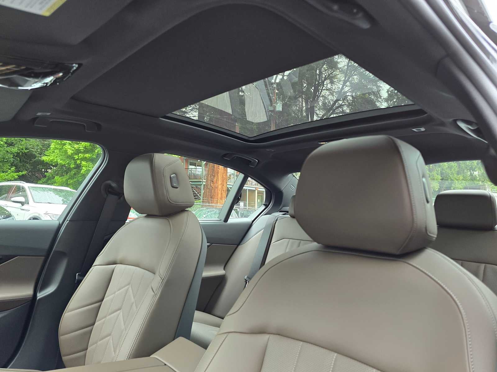 2026 BMW 550e xDrive 550e xDrive