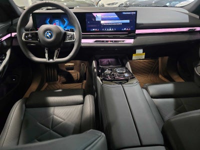 2026 BMW 550e xDrive 550e xDrive