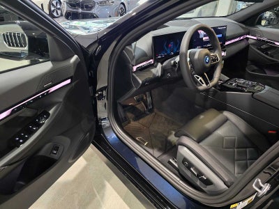 2026 BMW 550e xDrive 550e xDrive