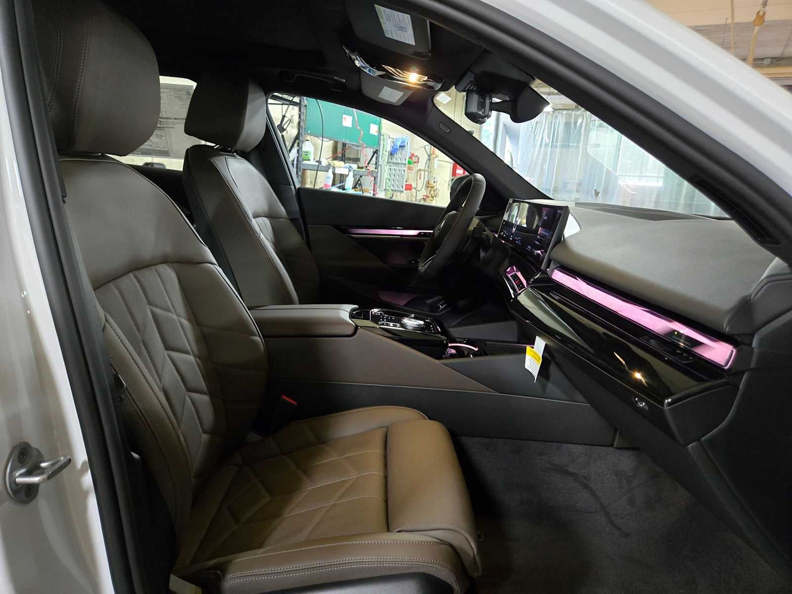 2027 BMW 550e xDrive 550e xDrive