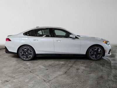 2027 BMW 550e xDrive 550e xDrive