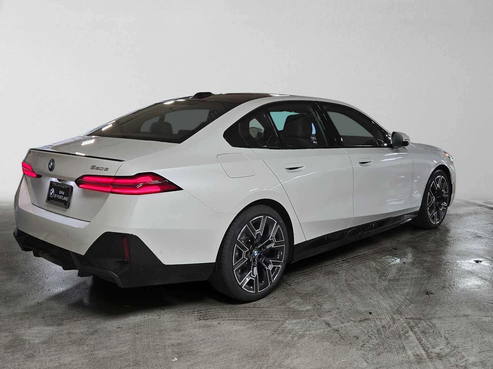 2027 BMW 550e xDrive 550e xDrive