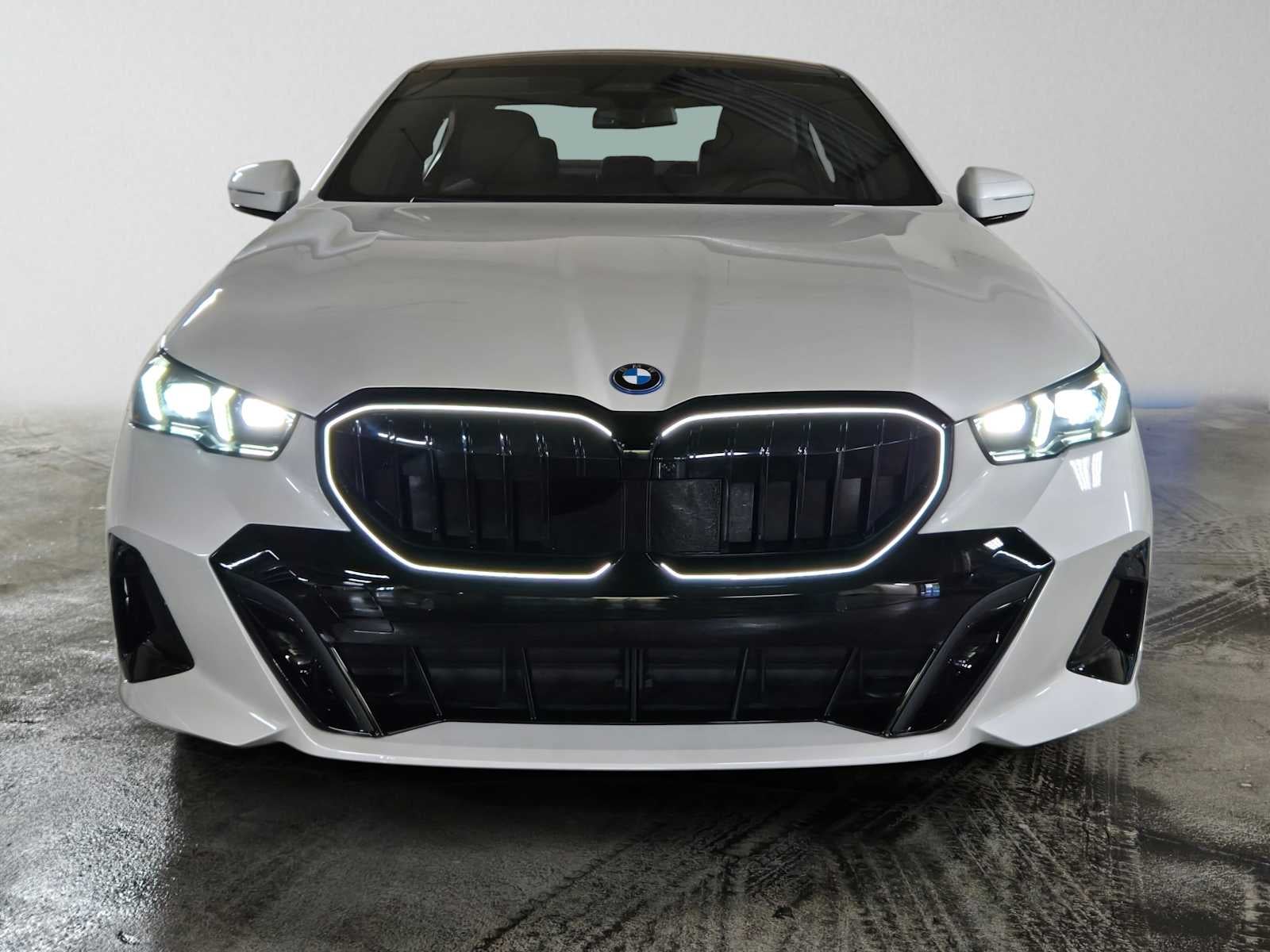 2027 BMW 550e xDrive 550e xDrive