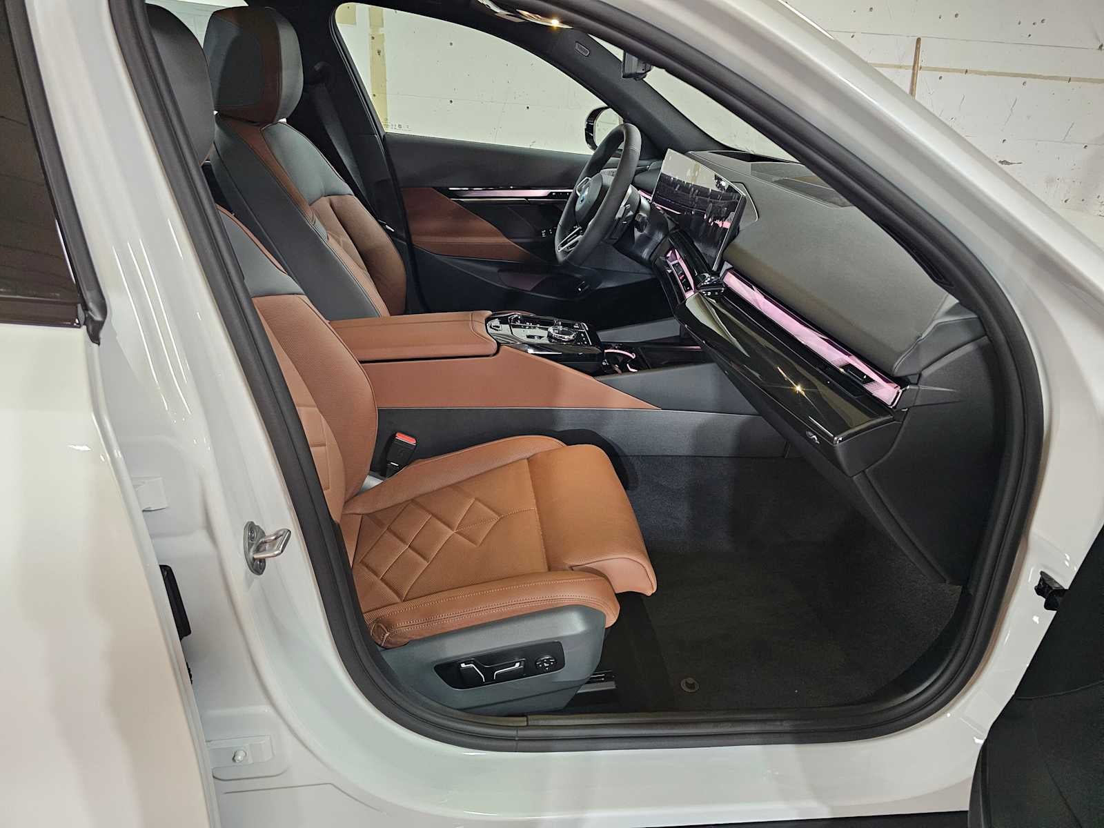 2026 BMW 5 Series 550e xDrive