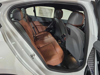 2026 BMW 5 Series 550e xDrive