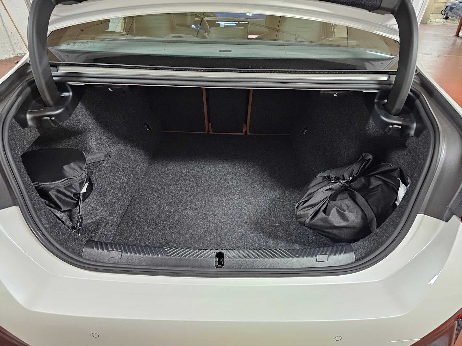 2026 BMW 5 Series 550e xDrive