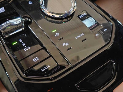 2026 BMW 5 Series 550e xDrive