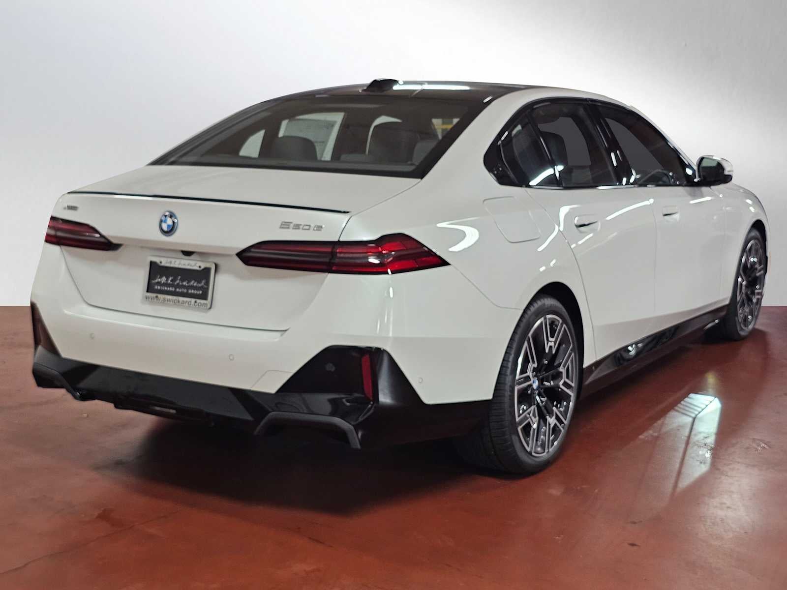 2026 BMW 5 Series 550e xDrive