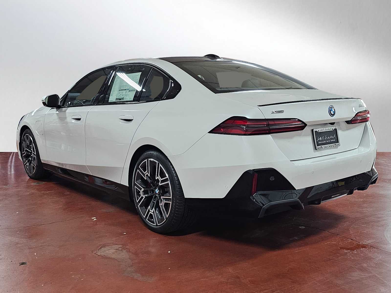 2026 BMW 5 Series 550e xDrive