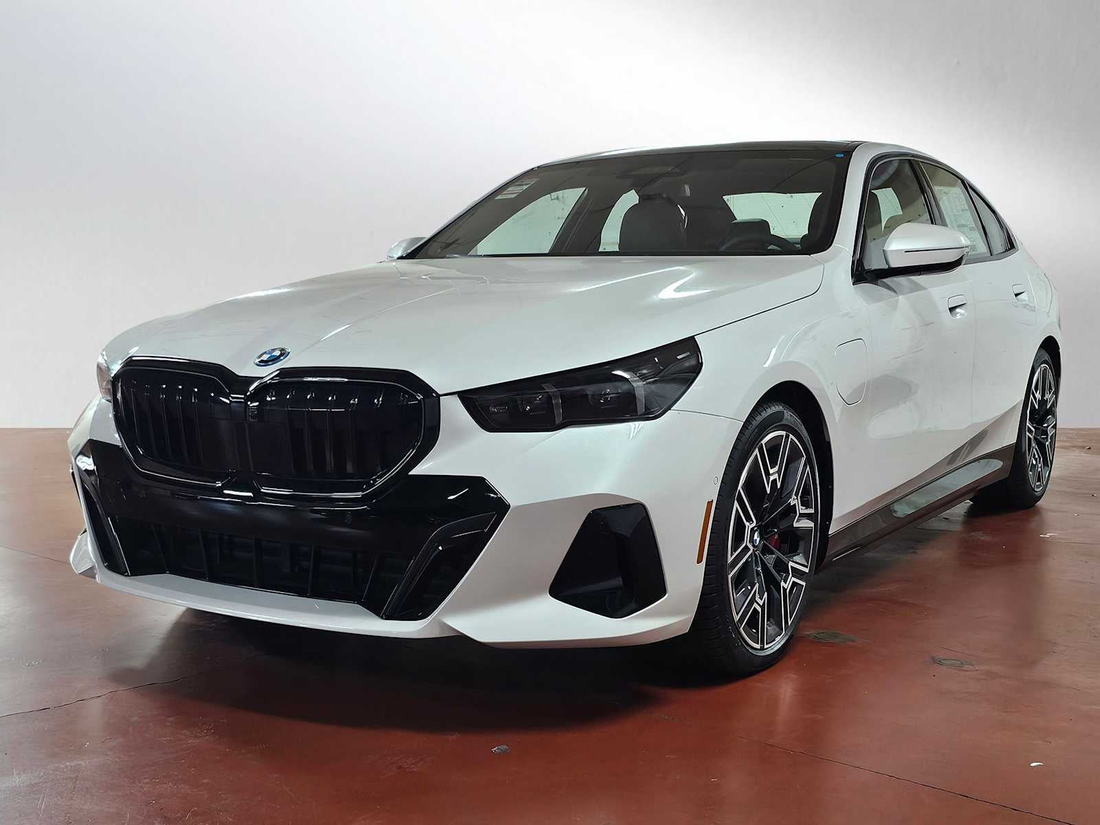 2026 BMW 5 Series 550e xDrive