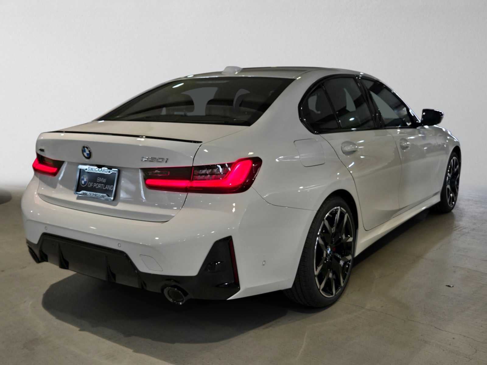 2026 BMW 3 Series 330i xDrive