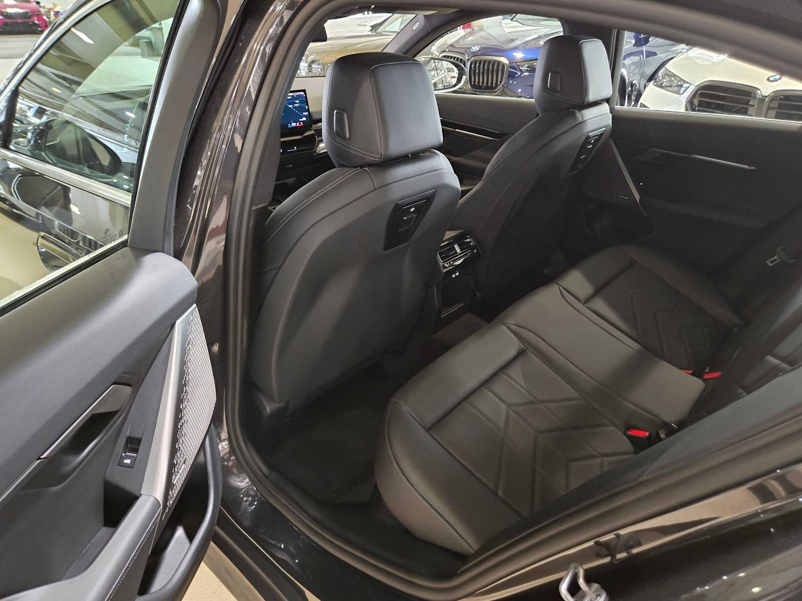 2025 BMW 5 Series 530i xDrive