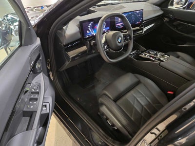 2025 BMW 5 Series 530i xDrive