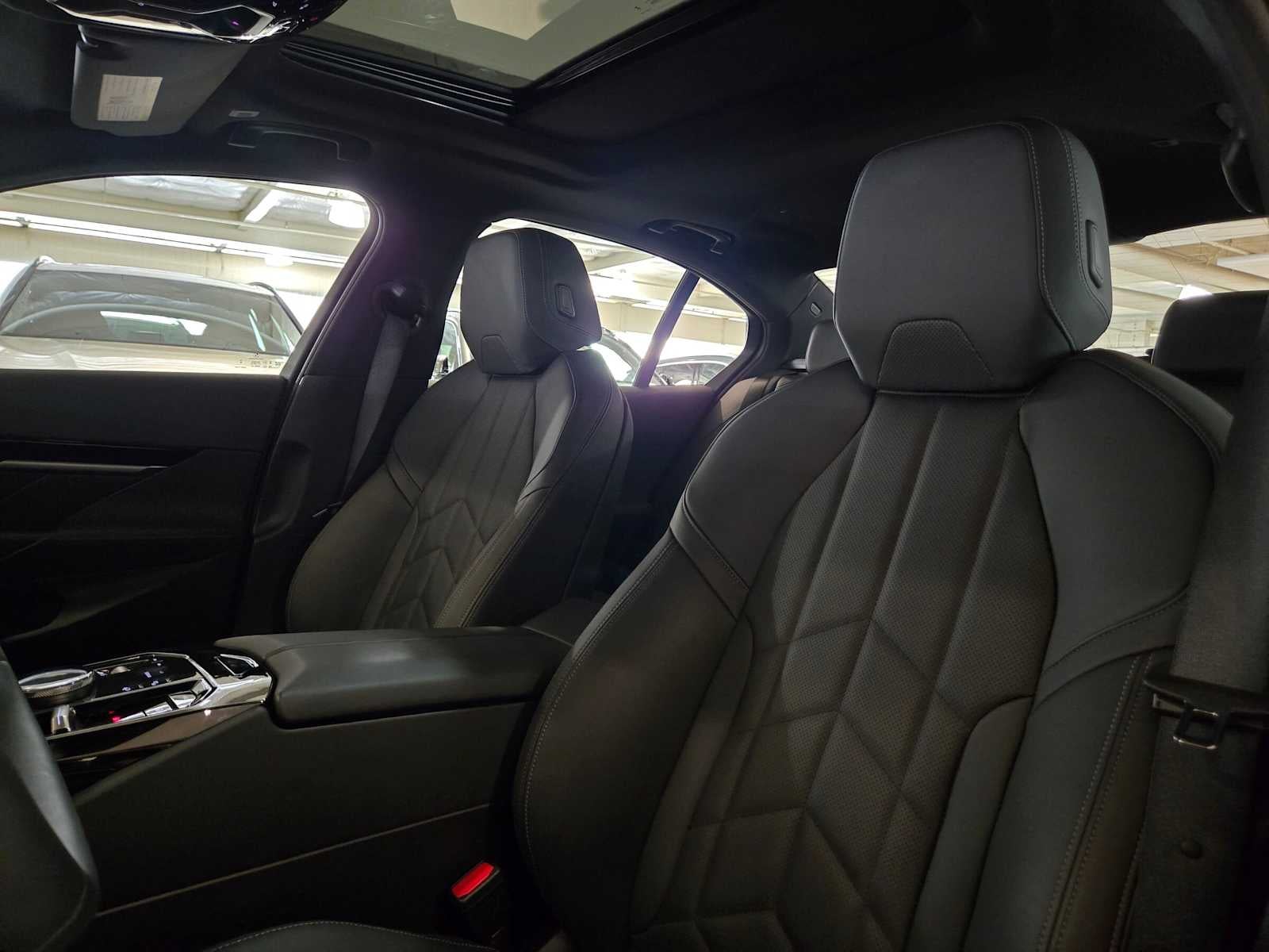 2025 BMW 5 Series 530i xDrive