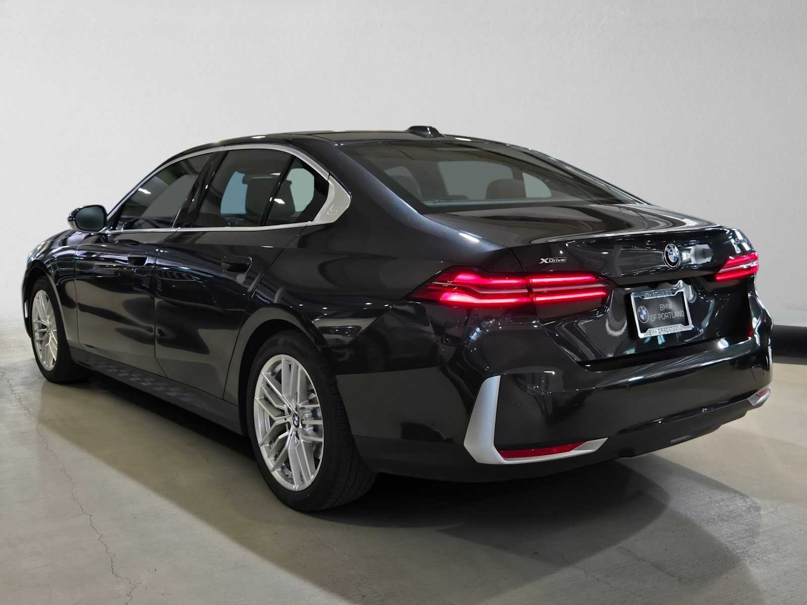 2025 BMW 5 Series 530i xDrive