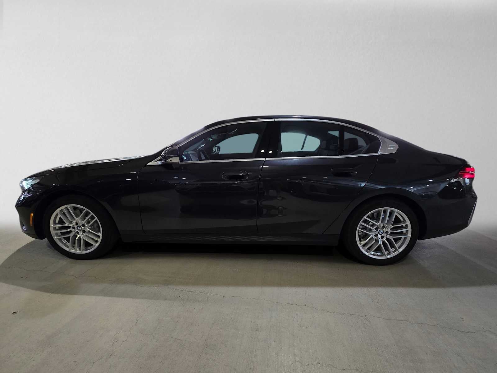 2025 BMW 5 Series 530i xDrive