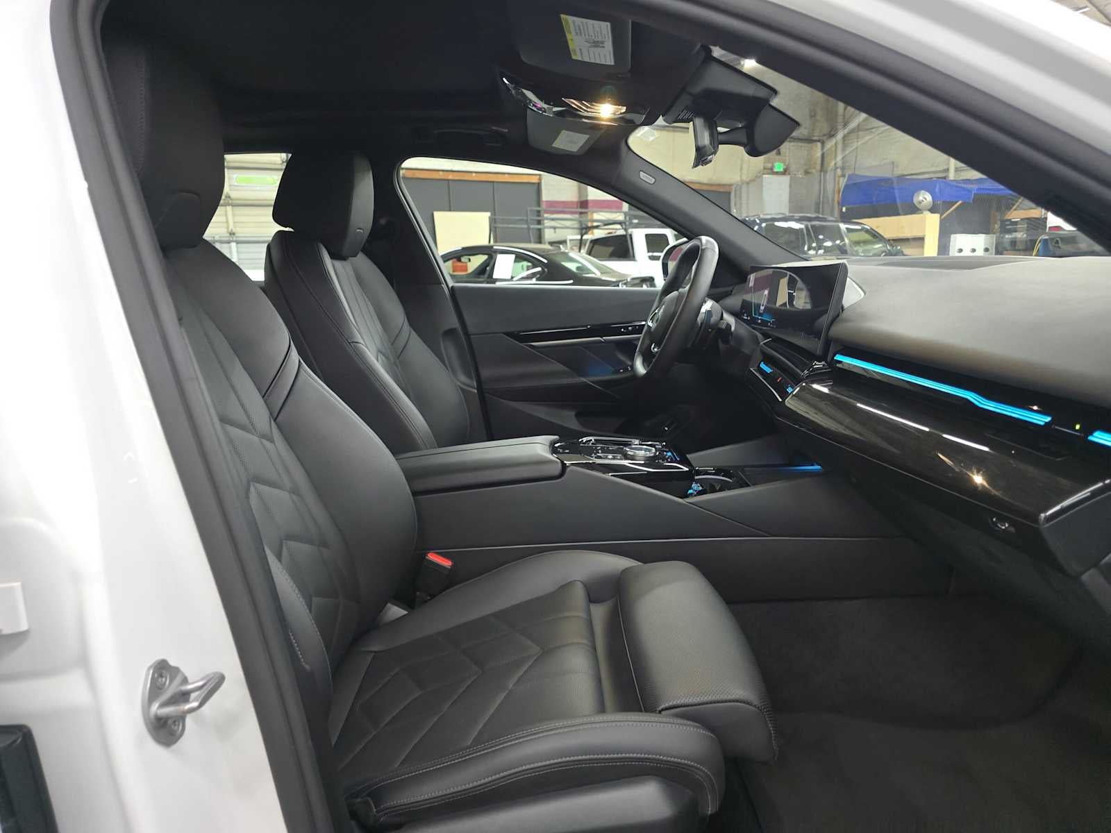 2025 BMW 5 Series 530i xDrive