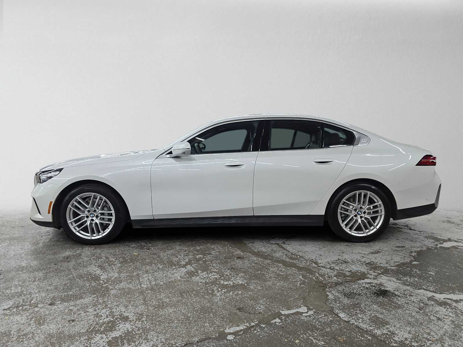 2025 BMW 5 Series 530i xDrive