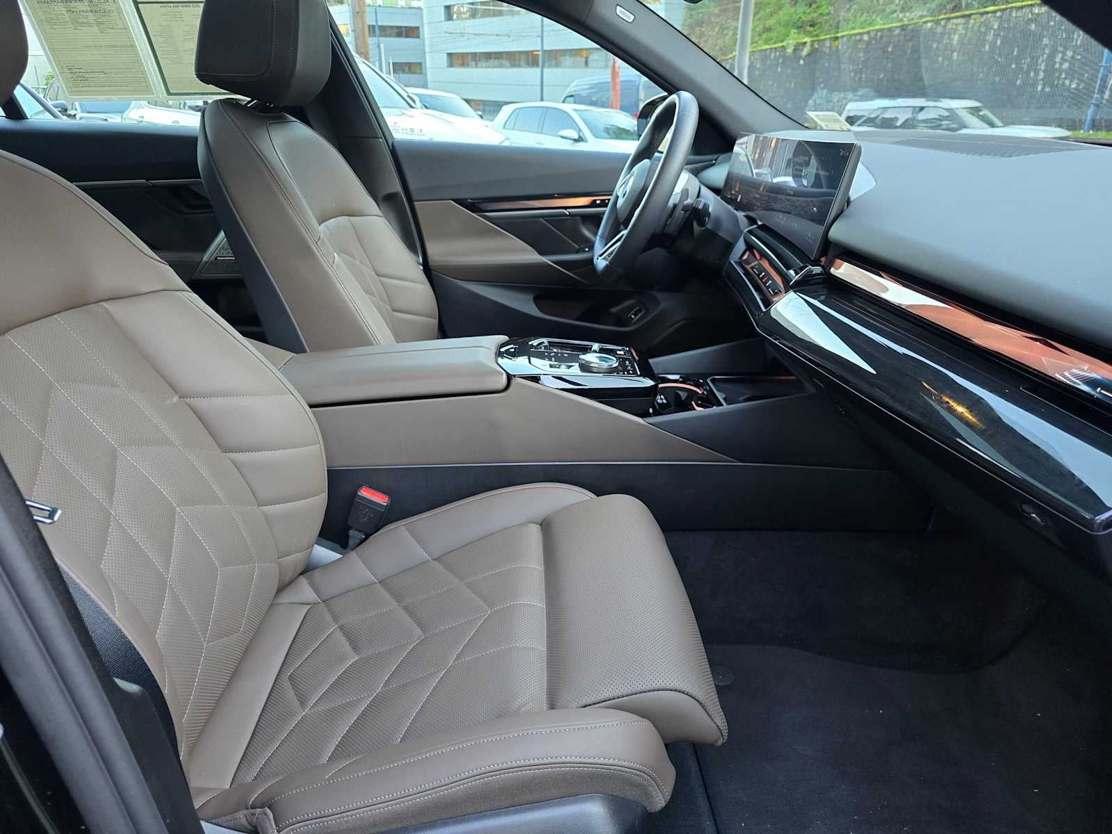 2025 BMW 5 Series 540i xDrive