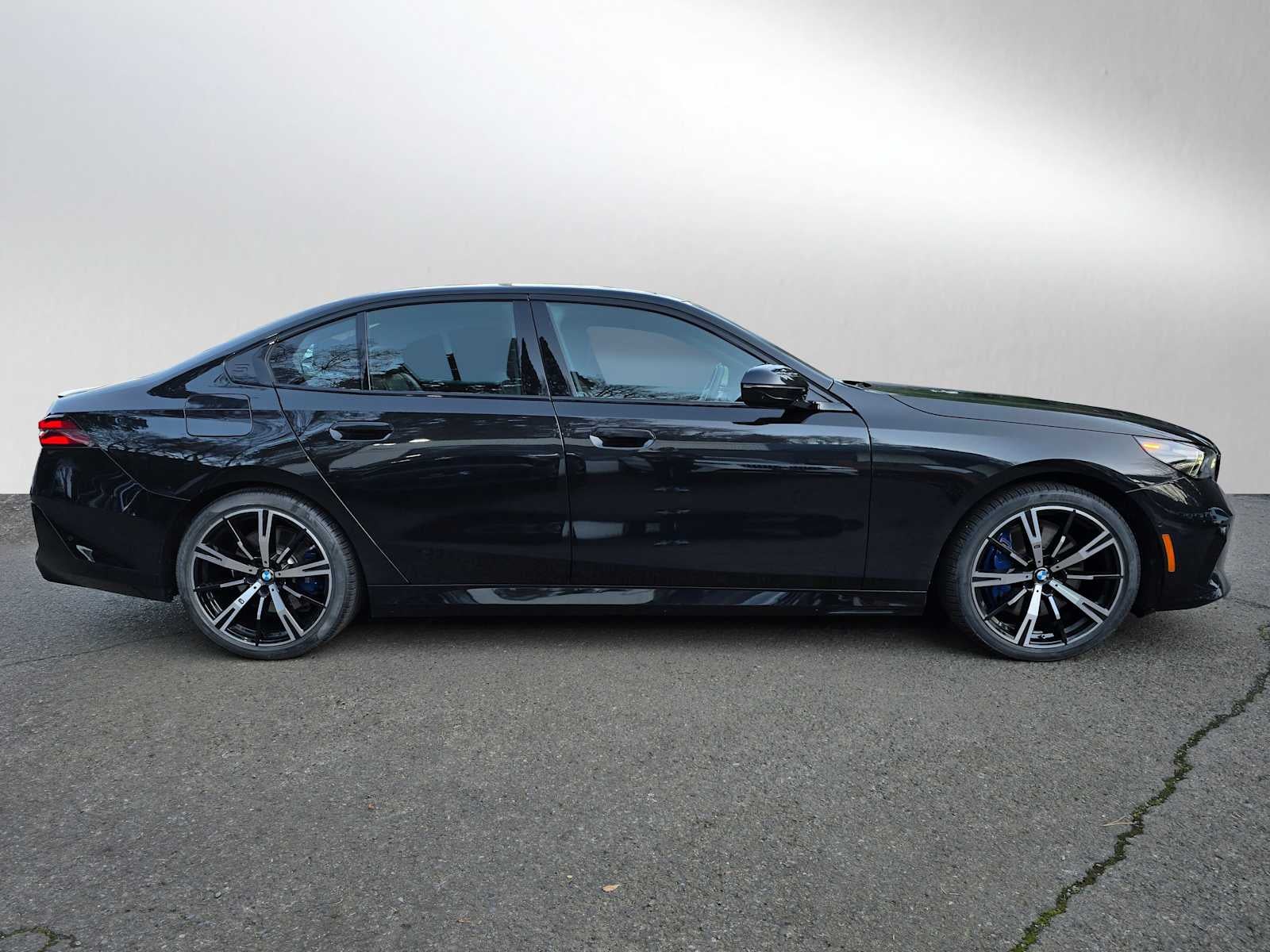 2025 BMW 5 Series 540i xDrive