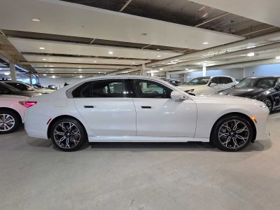 2027 BMW 7 Series 740i xDrive